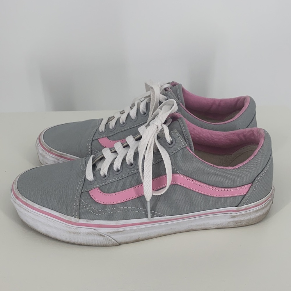 Vans Unisex Gray with Hot Pink Stripe Lace Up Sneakers Size Women 9/Men 7.5